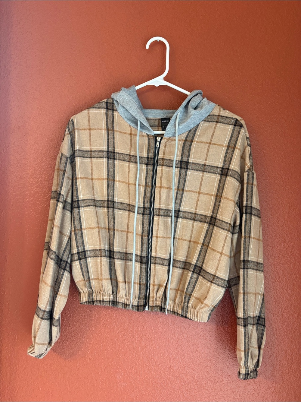 SHEIN Tan Plaid Cropped Utility Jacket with Gray Hood